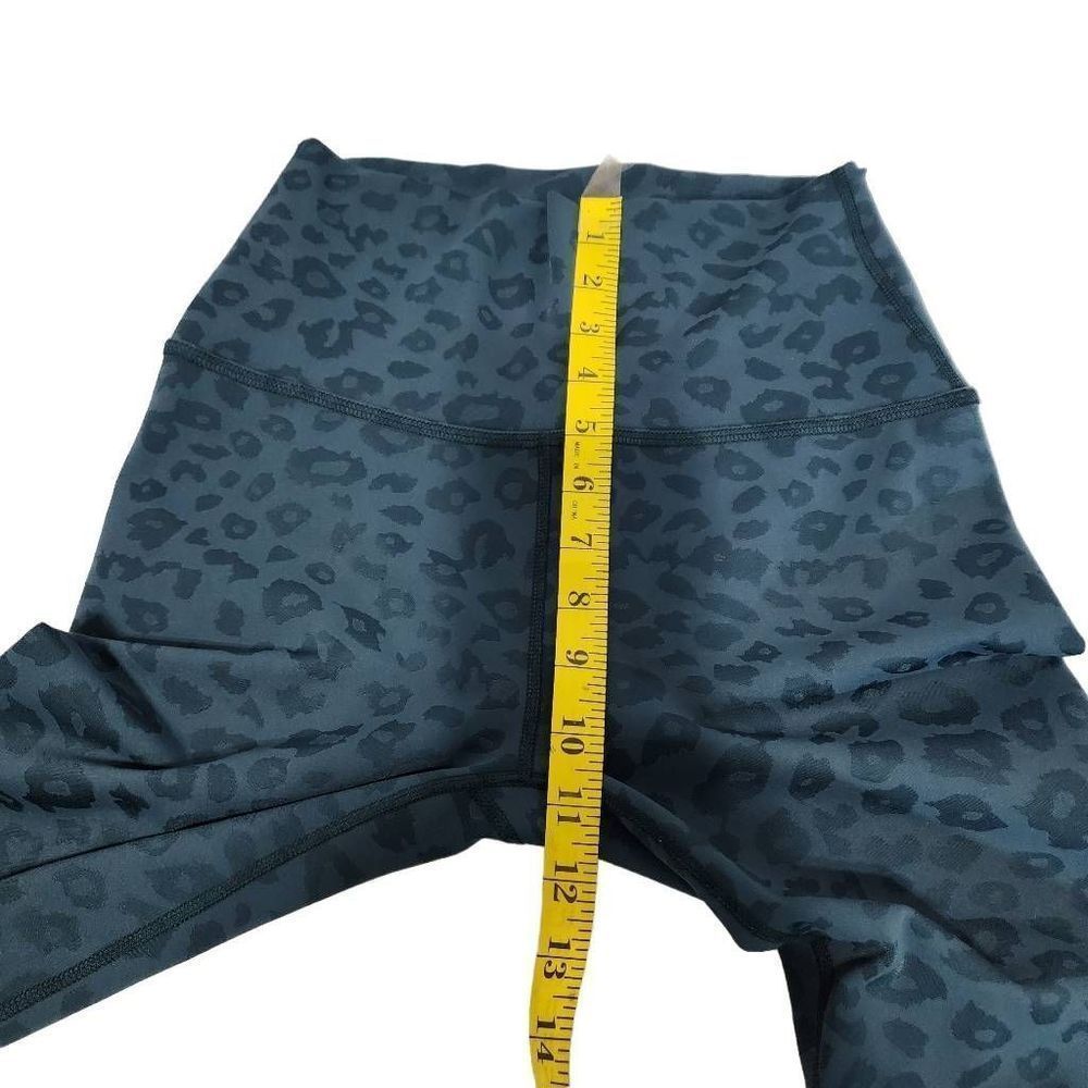 Beyond Yoga Leopard high waisted midi legging navy blue Size M - Picture 5 of 7